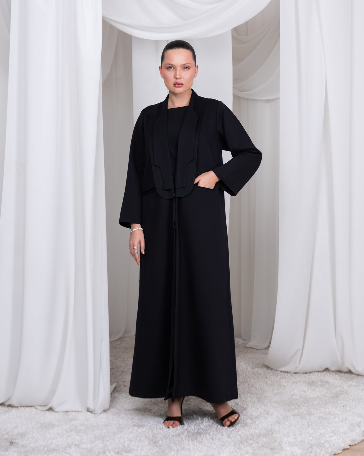 Side pocket detail on The Regent Poise black abaya