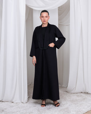 Side pocket detail on The Regent Poise black abaya